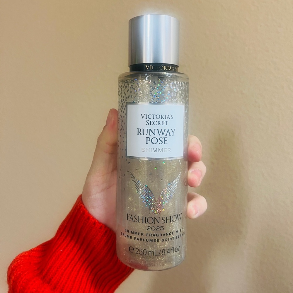 NEW Victoria's Secret RUNWAY POSE SHIMMER MIST, 8.4 OZ